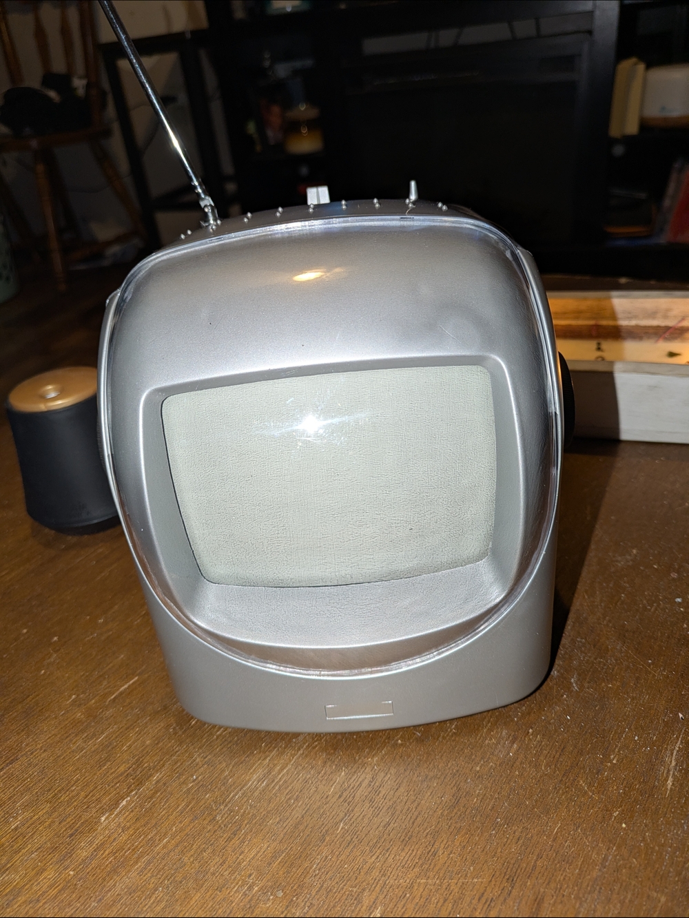Retro B/W Portable TV Am/FM Radio- Silver